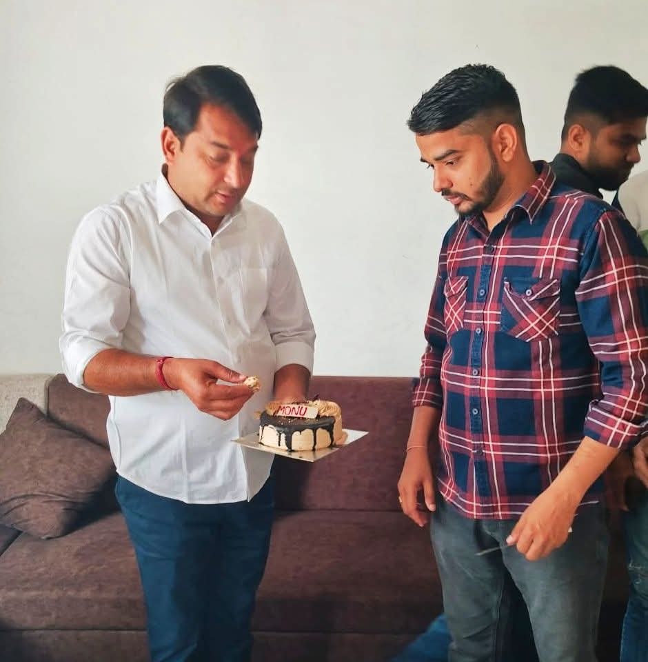 बड़े भाई मदन मोहन राजौर को तय दिल से जन्मदिन की हार्दिक शुभकामनाएं 
Happy birthday brother 🙏🎂🎈💕
<a href="/MadanMohanMINA/">मदन मोहन राजौर</a>