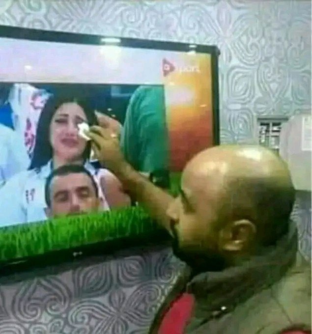 S_7T7's tweet photo. وتأتي لك امرأة
 تقول ان الرجال ليس لديهم حنيه
او شفقة على النساء ..🫣 https://t.co/oNcjIlQmuO