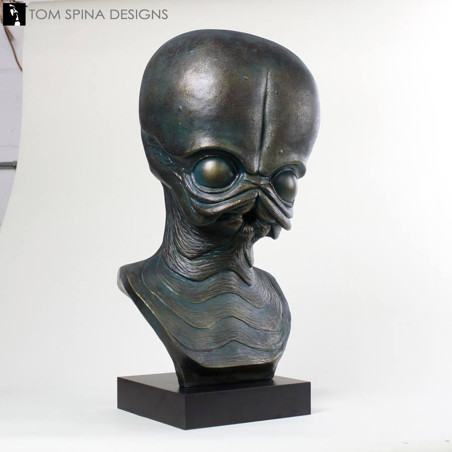 TomSpinaDesigns's tweet photo. Trophy for the Cantina Music Awards? This bronze-style Figrin D'an bust was actually something we created as a gift to one of our heroes, the amazing @TheRickBaker, who sketched the original #Bith musician concept. More: https://t.co/3By9mCJfN4
#TomSpinaDesigns #Bronze https://t.co/67VokOJQhG