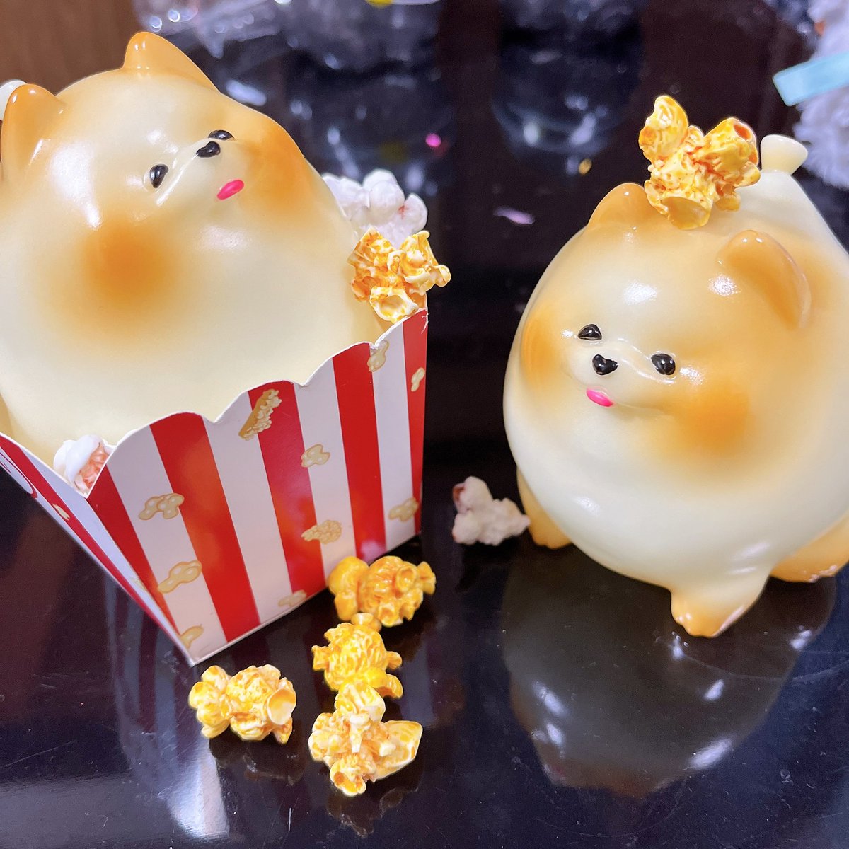 「東京いくやで〜みんなドリンク付きで700円!ほぼタダ!(過言)きてな〜超かわいい」|七語つきみのイラスト