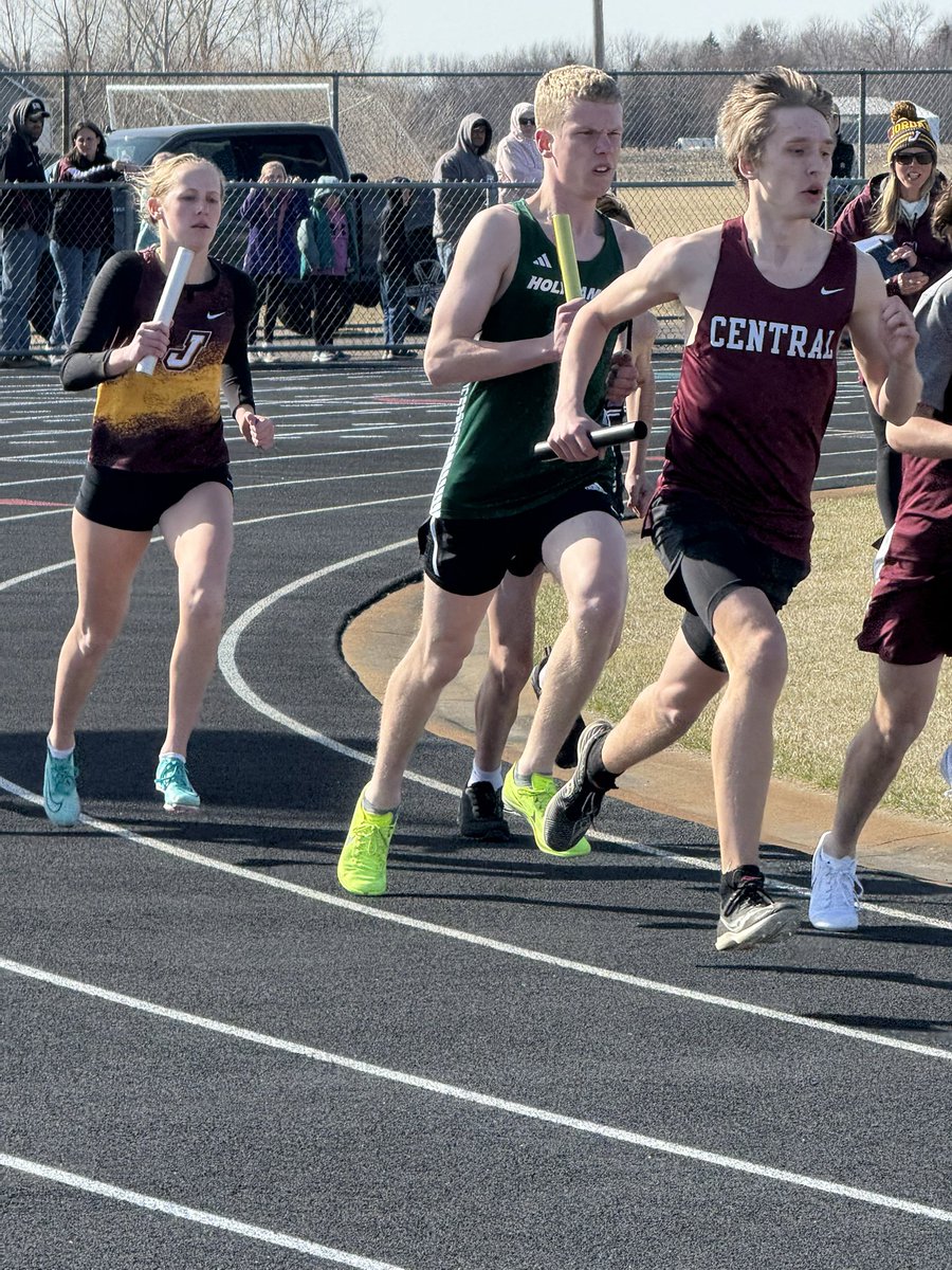 KendallDahlen's tweet image. This is what a typical “day off” from volleyball looks like during the spring season and I wouldn’t have it any other way! #2027libero #polevault #mshsl