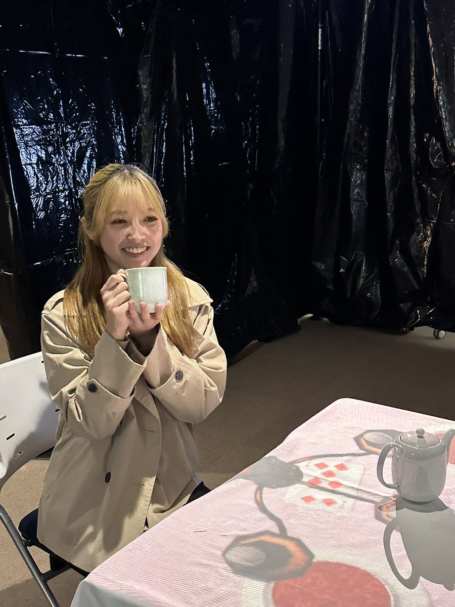 ＼\ティーパーティ中🫖/／

アカデミックコモンズのシアターでティーパーティ開催中☕️

#プロジェクションマッピング で広がるアリスの世界！是非お越し下さい🌟

#春から関学 #アカデミックコモンズ #関西学院大学