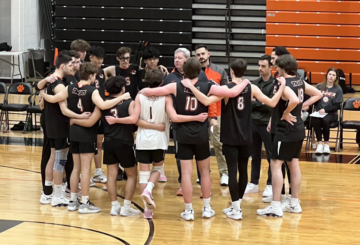 Stan Goff (@stangoffherald) on Twitter photo Wheaton Warrenville South huddles up prior to its 25-13, 25-18 defeat of Geneva Tuesday night. <a href="/dhpreps/">Daily Herald Preps</a> Wheaton Warrenville South huddles up prior to its 25-13, 25-18 defeat of Geneva Tuesday night. <a href="/dhpreps/">Daily Herald Preps</a>