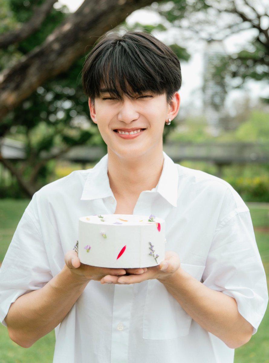 FirstLoveofc_'s tweet image. Nothing makes me ‘happier’ than seeing you happy. @firstfh5 🧡🎂

#1stChalongrat27BDwishes
#First_Chalongrat #รักแรกของเฟริสท์