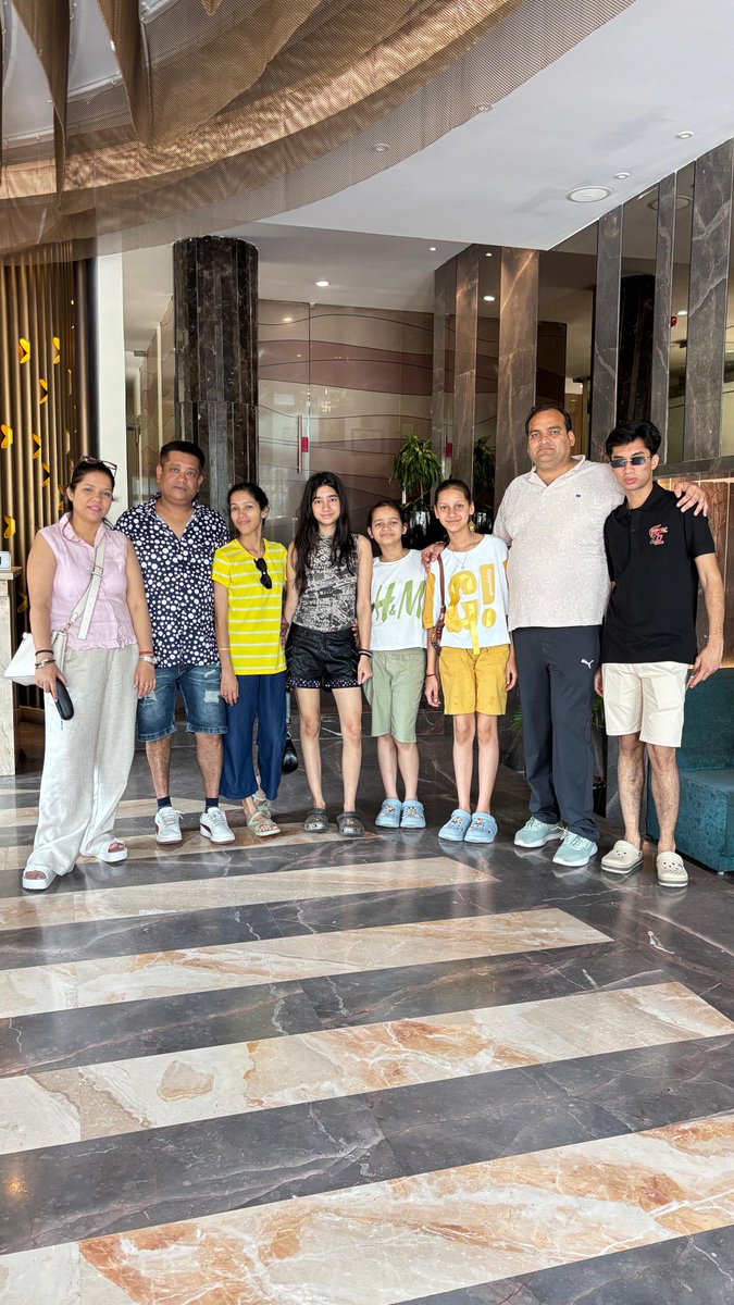 TSG_Resorts's tweet photo. "Real guests, real experiences. ✨ 
Happy smiles is what makes TSG Hotels unforgettable! 

Would you stay here? Book Now: 9932082443

#LuxuryStay #TSGHotels #TravelDiaries #Andaman #Happyclients #friendstrip #familytime #BookNow https://t.co/FpXhZhZvXr