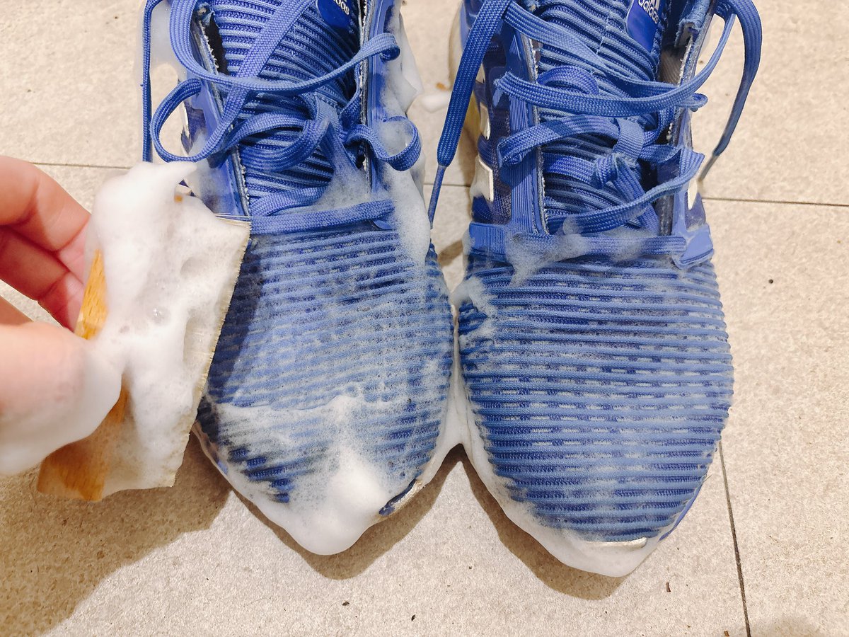 sekaihatu1's tweet photo. LIFEBIT+��マルチシューズクリーナーキットをいただきました！
水不要の泡タイプでかんたん時短の靴磨きが出来ます！！
付属のブラシで細かい汚れを掻き出しながらブラッシング！
ココナッツの香りでリラックスしながら靴磨きが出来ます😁
PR @oiyan7560
#シューズクリーナー https://t.co/ZbDp08ZwFS