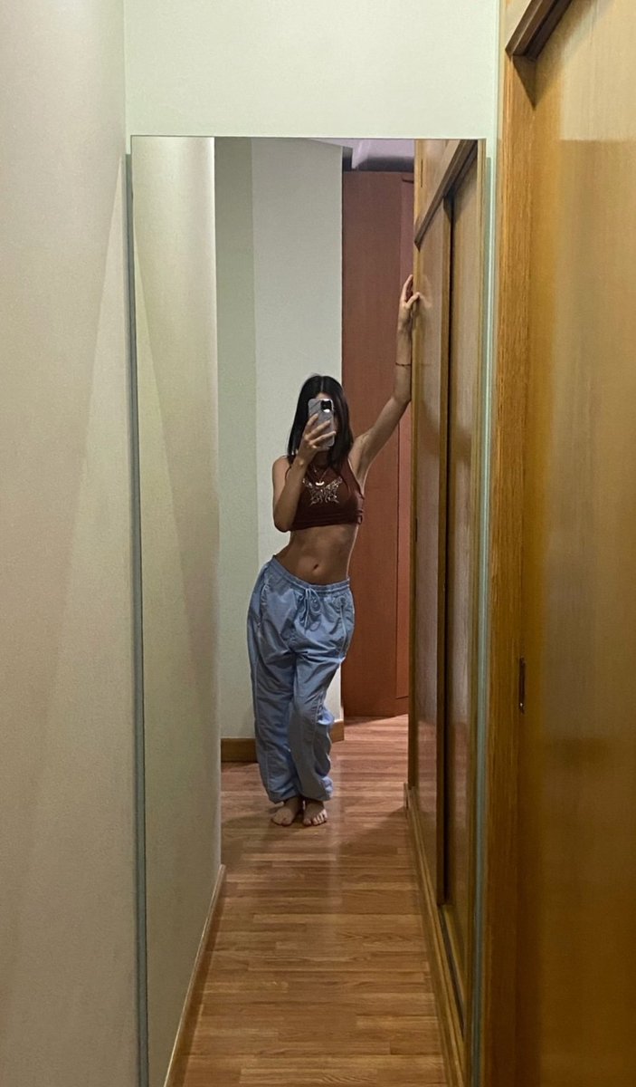 hypnoevy's tweet photo. I'm kinda new to #nsfwtwt 

♡ Bi
♡ 20
♡ single
♡ Submissive (a lot)
♡ Attention whore :(
♡ #nsfw
‧₊ ♡ &amp; ↻ for free nude

#teen #slut #nsfwtwt? #horny https://t.co/8dmGQiF1VK