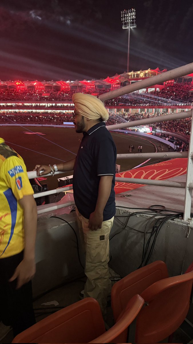 paramwaliaa's tweet photo. Sade Punjab ch aake Sade Punjab nu kive hra sskda koi ?? 🎉🎊🎇🎇🎆🧨🏆
Congratulations brave players of @PunjabKingsIPL @iplt20 @realpreityzinta  ✌️✌️🥁🎉❤️
#ipl #punjabkings #mullanpurcricketstadium #trending #viral #reels #CSK #PBK #cricketlovers @BJP4Punjab @ILalpura https://t.co/u1Xav9h4Nq