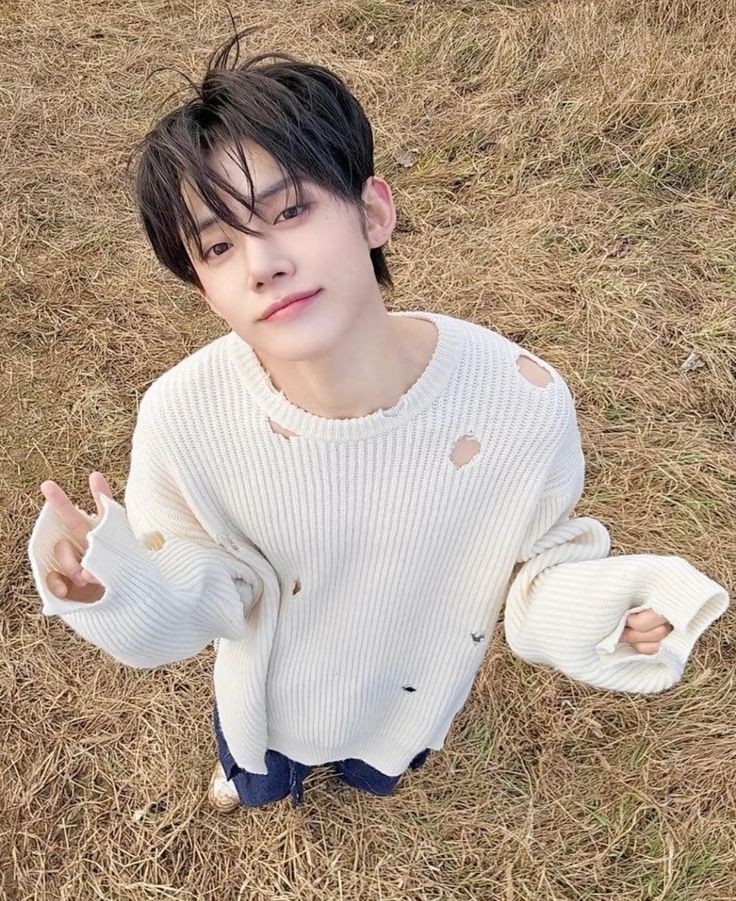 bonni of the day ୧⍤⃝📷 pt2

today was a super busy day for this berri ! spent most of it reorganising my place.. but went on a nice loongg walk and managed to fit my weekly nail change in <3