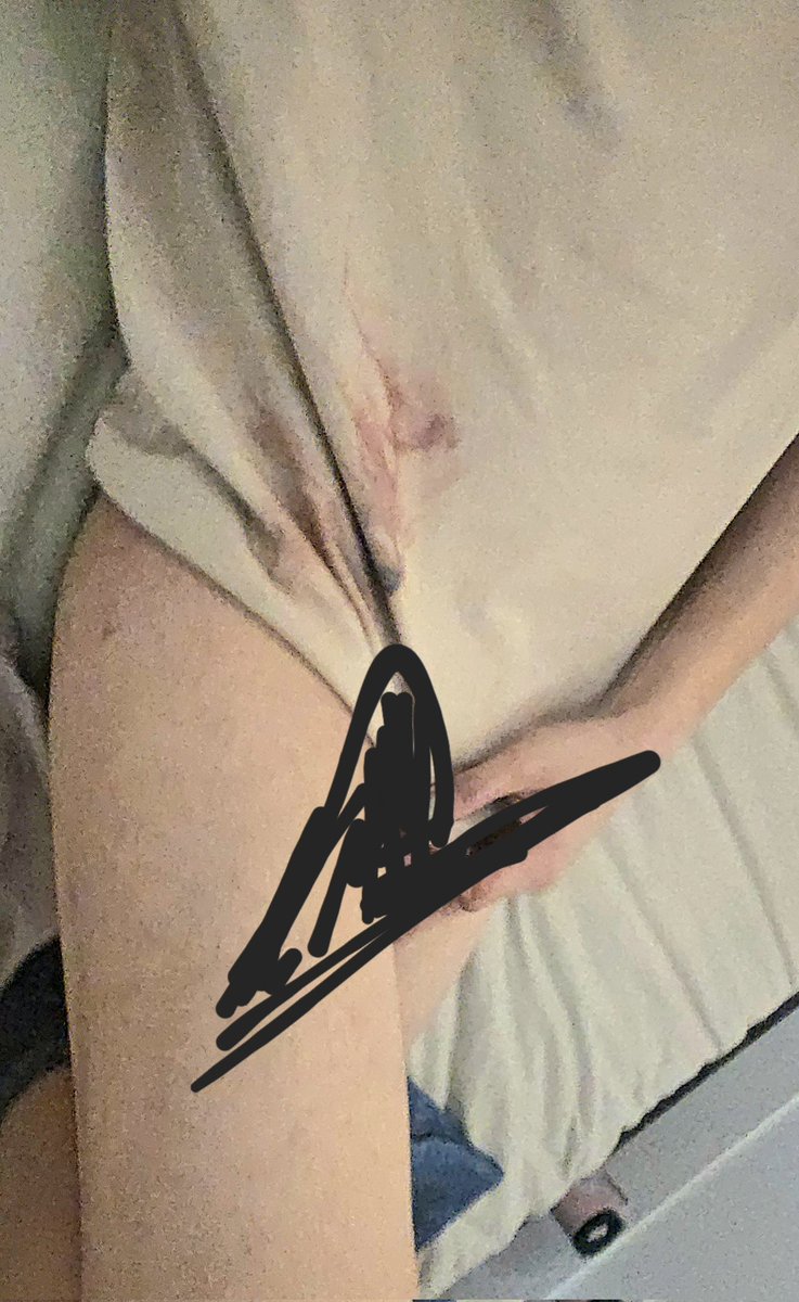 Aisuru015's tweet photo. Typical airbnb things :3 #femboy #gaytwt #yaoi #photography https://t.co/MfXfwzeTi1