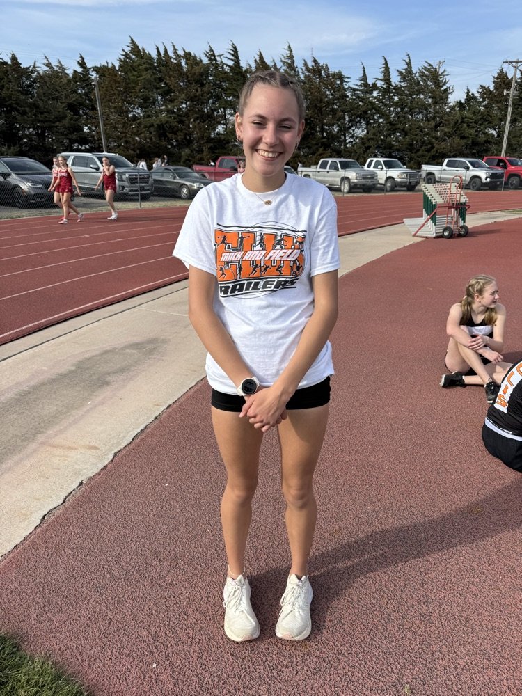 USD388's tweet photo. Taryn Boydston breaks the school record in the 3200m with a time of 12:13.92 !! https://t.co/x79hZprn2d