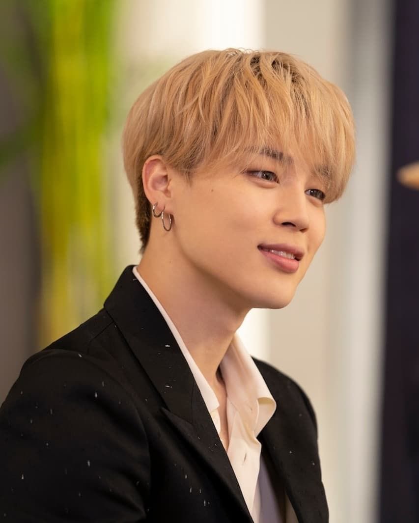 NewHelloMello's tweet image. I am not in a good condition. But you are one of the reason i am still here.. i miss jimin so much