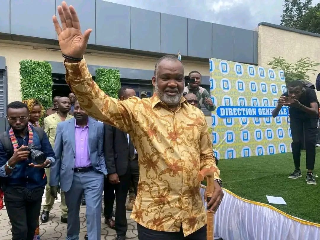 KabongoAlain's tweet photo. Pour des intérêts purement égoïstes, une bonne moitié des congolais RDC préfèrent trahir leur pays, ternir l'image de leur armée et de leurs institutions croyant faire plaisir à l'extérieur... Détrompez-vous le Congo restera la RDC jamais les USA ni Belgique ni Suisse. +Patriote https://t.co/ACsw7kZ6ye