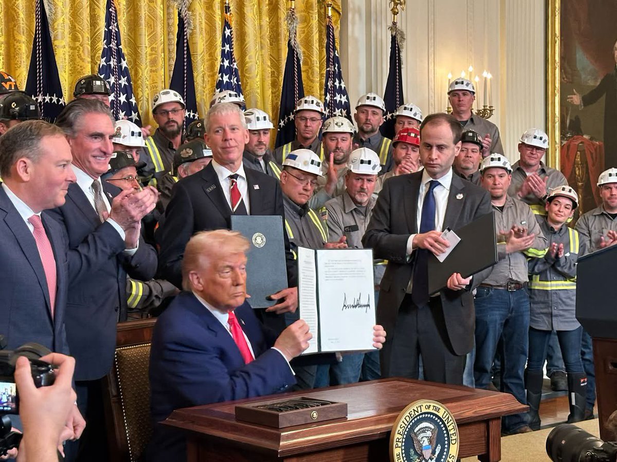 STATEMENT FROM NAVAJO NATION PRESIDENT BUU NYGREN ON TRUMP'S EXECUTIVE ORDER SUPPORTING COAL DEVELOPMENT 
 
WASHINGTON – Navajo Nation President Buu Nygren today issued this statement on President Trump’s Executive Order Supporting Coal Development across the U.S.:

"Today marks
