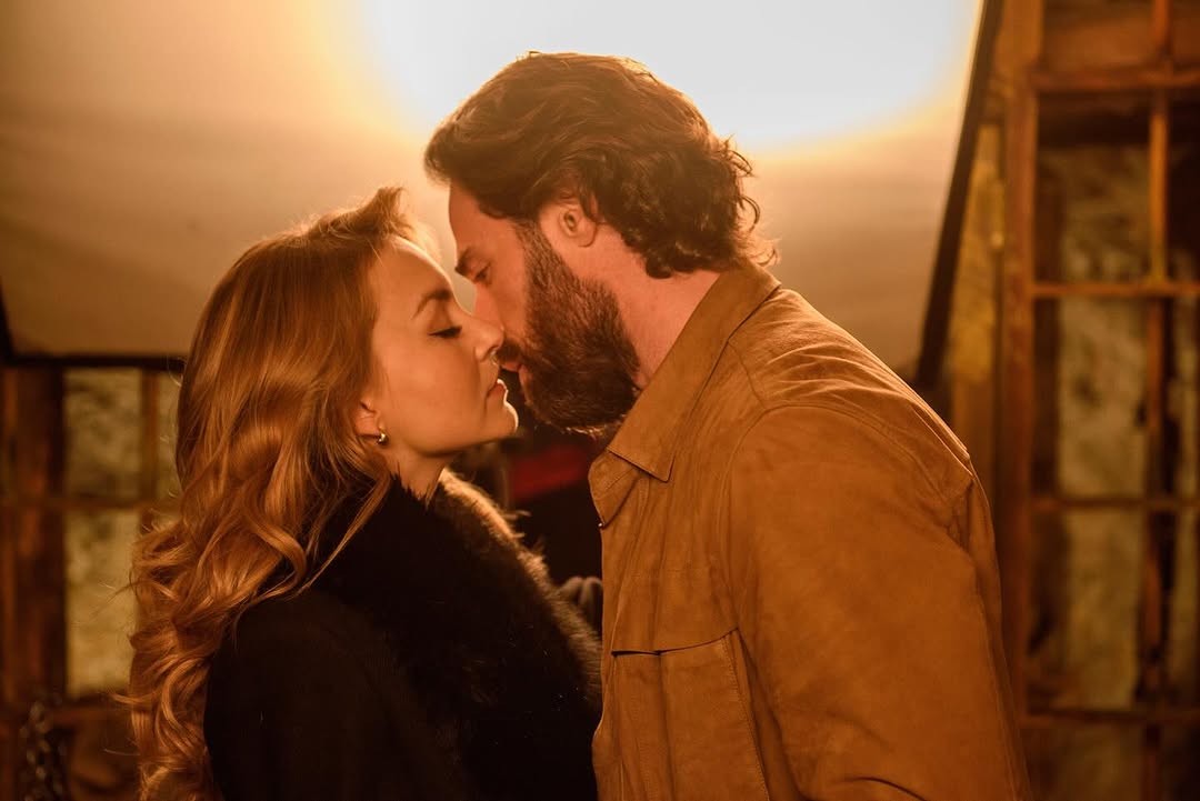 Sáquenme de aquí 😍 
La emoción que da ver esta foto 🦋 
#DIAMAR 🫶
DIANA Y MARIO ENDGAME 
#ElExtrañoRetornoDeDianaSalazar #EERDDS3