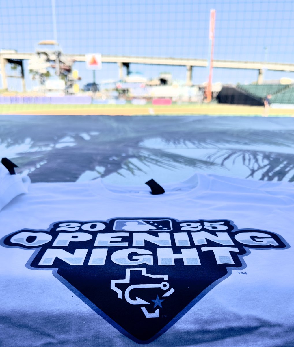 leobot29's tweet photo. Let’s Goooo! @cchooks #milb https://t.co/RwqAFbwyv0
