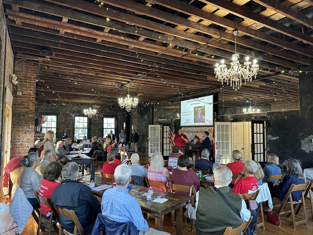 SaaronGA's tweet photo. Thank you so much to the @HallCountyGOP and Chariman Elsarelli for allowing me a few minutes to speak tonight! It’s always great to come to Hall GOP! #ga9gop #gapol #gagop https://t.co/PYMEfxvlcW