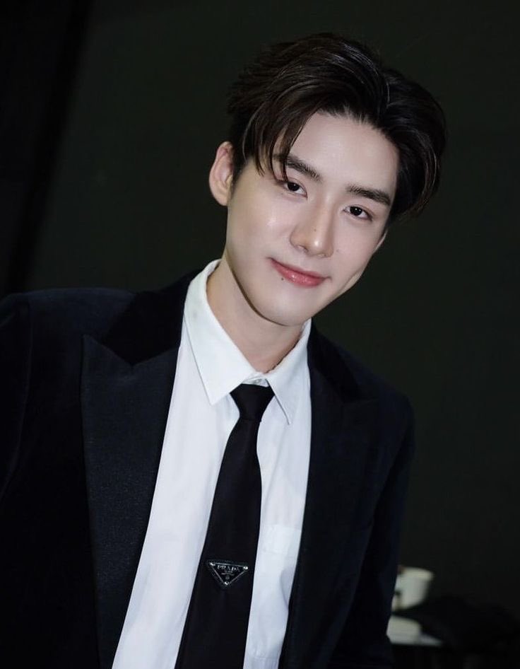 jaayipark's tweet photo. @ActCircleSQ Semoga semogi.

izin tag; @hakyeofn @fforcei @MMARKPPAKIN  @leejongsyok @ppkritj https://t.co/zQ4Rcgrzg3
