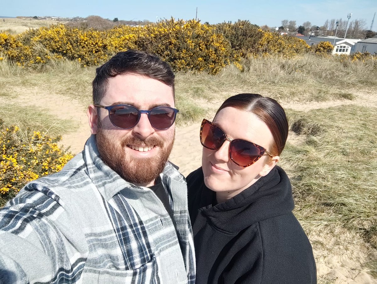 MrsSpringpeak's tweet photo. 🌞 👓 ❤️ 
@Springpeak_ https://t.co/MflTZFmqWB