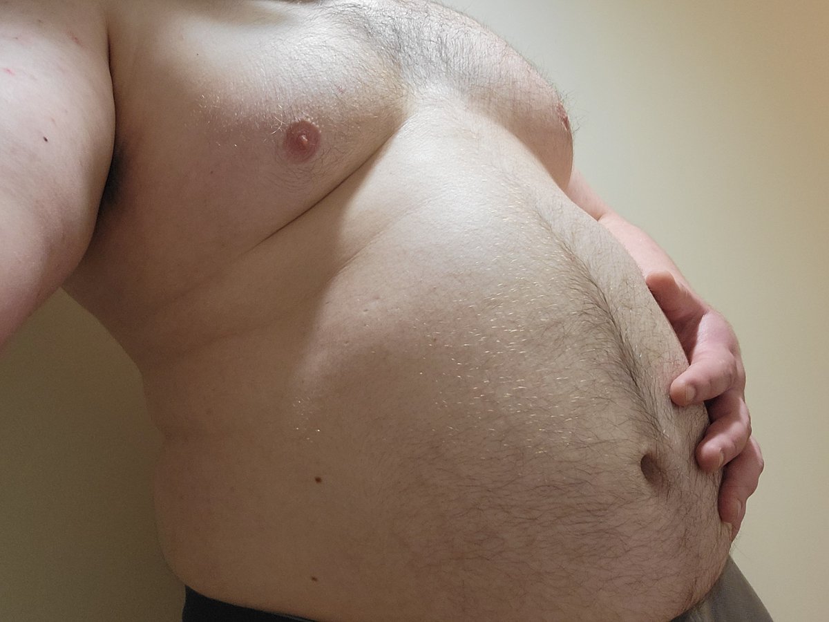 fnard2's tweet photo. Your daddy bear looms over you.

What will you let him do to you? https://t.co/z3FMiBLPbh