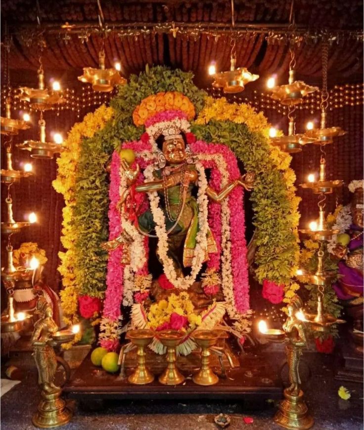 #திருச்சிற்றம்பலம் 
மறம் தான் கருதி, வலியை நினைந்து, மாறு ஆய் எடுத்தான் தோள்
நிறம் தான் முரிய, நெரிய ஊன்றி, நிறைய அருள் செய்தார்
“திறம் தான் காட்டி அருளாய்!” என்று தேவர் அவர் வேண்ட,
அறம்தான் காட்டி, அருளிச் செய்தார் அண்ணாமலையாரே.
சிவாயநம 🙏
இனிய காலை வணக்கம் 🙏