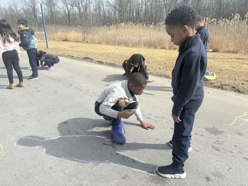 SouthCantonSCA's tweet photo. Mrs. Khurram’s 1st grade has been learning about the relationship between the earth &amp; sun by making observations of their shadows. They drew conclusions about the length of their shadows based on the location of the sun. https://t.co/TZYQ6heVtC