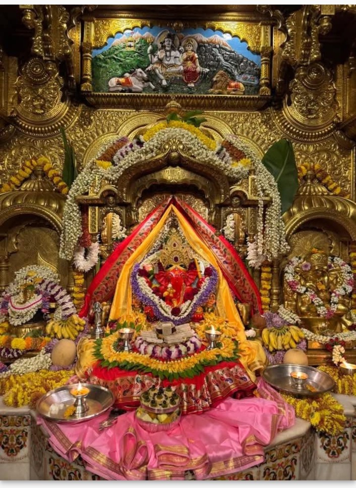 manisha Gurjar (@manisha0233) on Twitter photo ЁЯк╖ ЁЯМДрд╕реБрдкреНрд░рднрд╛рддЁЯМДЁЯк╖
рд╕рд┐рджреНрдзрд┐рд╡рд┐рдирд╛рдпрдХ рд╢реНрд░реА рдЧрдгреЗрд╢ рдЬреА рдХрд╛ рдирд╛рдо рд▓реЗрдВ, рджрд┐рди рд╢реБрдн рдмрди рдЬрд╛рдП,
рд╣рд░ рдХрд╛рд░реНрдп рдореЗрдВ рд╕рдлрд▓рддрд╛ рдорд┐рд▓реЗ, рд╣рд░ рдмрд╛рдзрд╛ рдЦреБрдж рдорд┐рдЯ рдЬрд╛рдПред
рд╡рд┐рдШреНрдирд╣рд░реНрддрд╛ рдХрд╛ рдЖрд╢реАрд╖ рд╕рджрд╛ рд░рд╣реЗ рдЖрдк рдкрд░ рдЕрдкрд╛рд░,
рдордВрдЧрд▓рдореВрд░реНрддрд┐ рдЧрдгрд░рд╛рдЬ рдХрд░реЗрдВ рдЖрдкрдХреЗ рдЬреАрд╡рди рдХреЛ рдЦреБрд╢рд╣рд╛рд▓-рд╕рдВрд╡рд╛рд░ред ЁЯк╖ ЁЯМДрд╕реБрдкреНрд░рднрд╛рддЁЯМДЁЯк╖
рд╕рд┐рджреНрдзрд┐рд╡рд┐рдирд╛рдпрдХ рд╢реНрд░реА рдЧрдгреЗрд╢ рдЬреА рдХрд╛ рдирд╛рдо рд▓реЗрдВ, рджрд┐рди рд╢реБрдн рдмрди рдЬрд╛рдП,
рд╣рд░ рдХрд╛рд░реНрдп рдореЗрдВ рд╕рдлрд▓рддрд╛ рдорд┐рд▓реЗ, рд╣рд░ рдмрд╛рдзрд╛ рдЦреБрдж рдорд┐рдЯ рдЬрд╛рдПред
рд╡рд┐рдШреНрдирд╣рд░реНрддрд╛ рдХрд╛ рдЖрд╢реАрд╖ рд╕рджрд╛ рд░рд╣реЗ рдЖрдк рдкрд░ рдЕрдкрд╛рд░,
рдордВрдЧрд▓рдореВрд░реНрддрд┐ рдЧрдгрд░рд╛рдЬ рдХрд░реЗрдВ рдЖрдкрдХреЗ рдЬреАрд╡рди рдХреЛ рдЦреБрд╢рд╣рд╛рд▓-рд╕рдВрд╡рд╛рд░ред