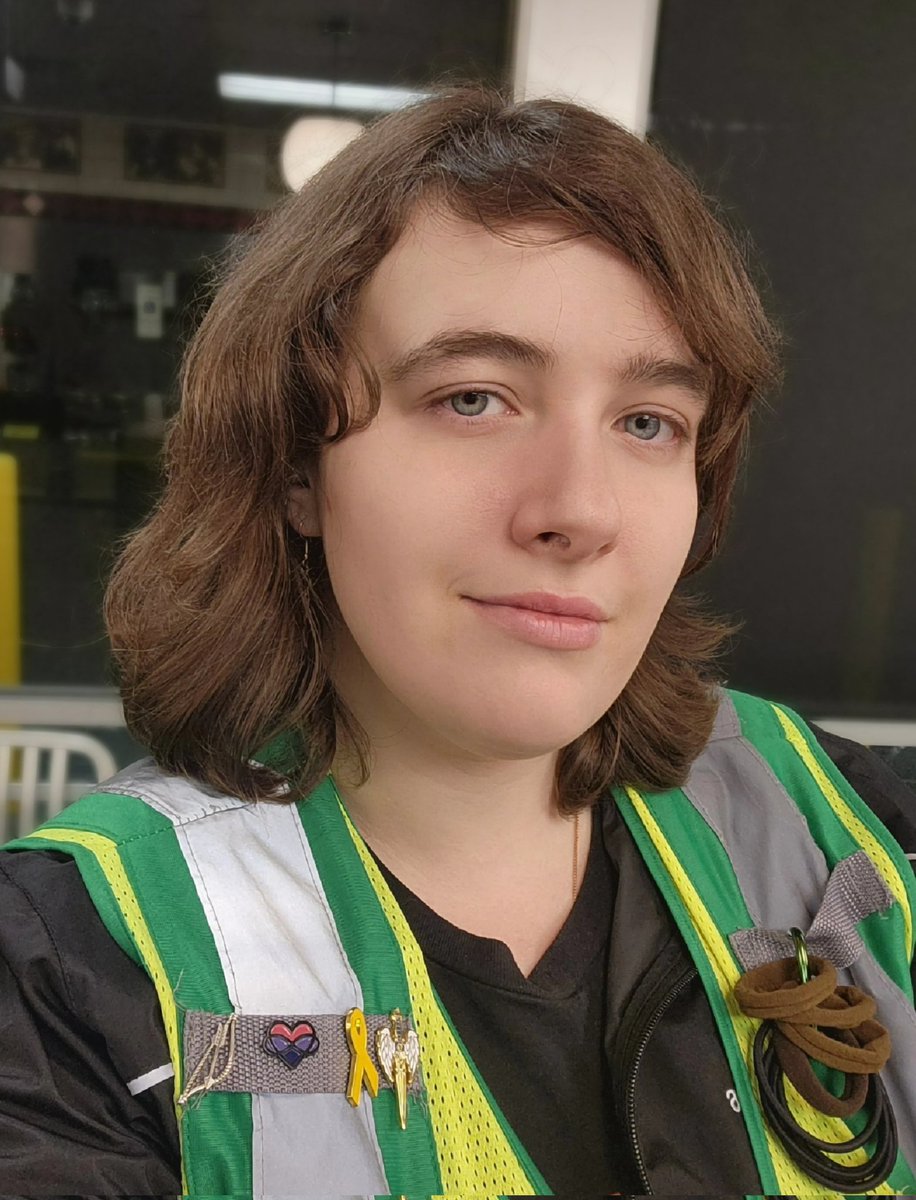 Kimberlyannasky's tweet photo. I look very tired in these photos!π
π
π
I completed an extra 1 hour shift last night & stopped for Tueday waffles on the way home!πͺπ§
Hope everyone had a wonderful night!π₯ππ₯
#VAKimberlySky #BlogUpDate #LifeInGeneral #WorkLife https://t.co/sv9O2vlp0T