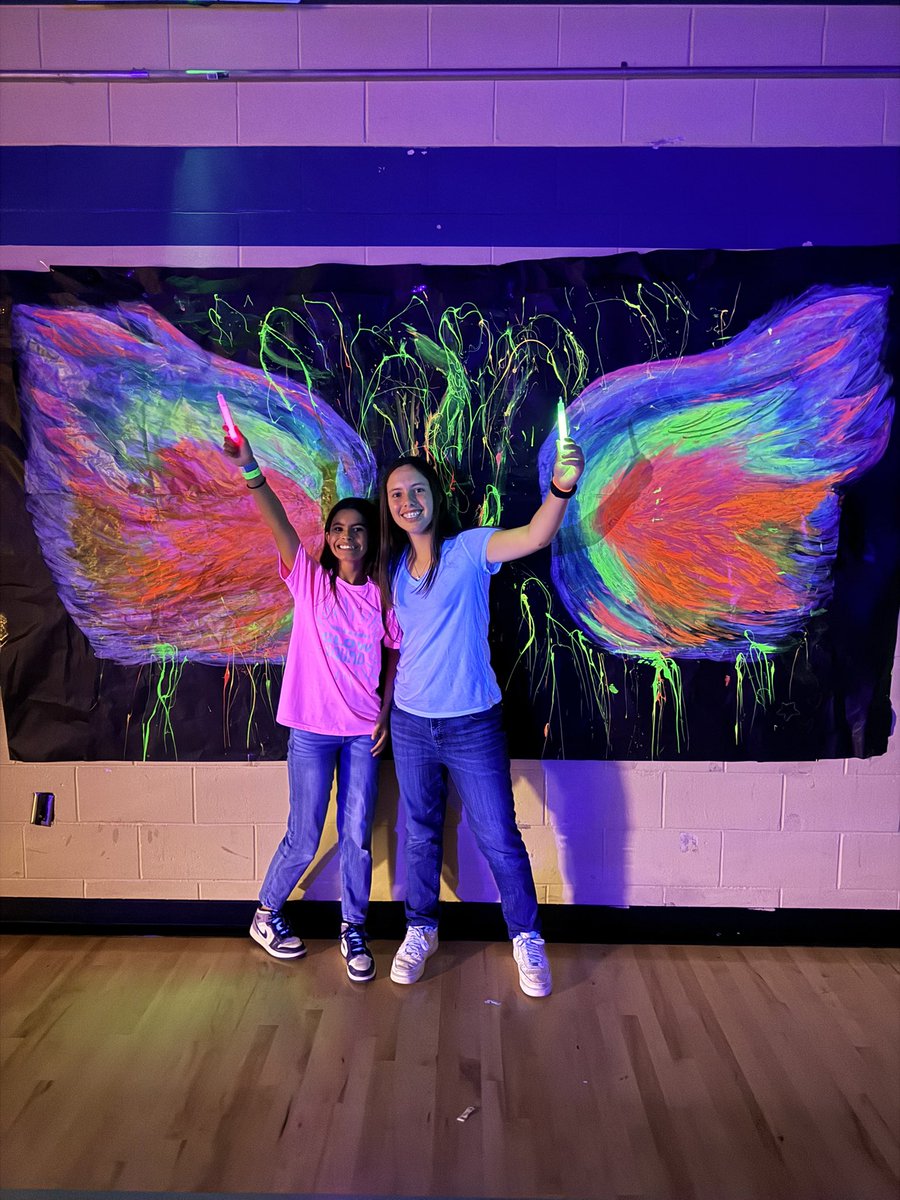 3OaksMiddle's tweet photo. Q3 PBIS Glow party shined bright! #TOMS #MightyBLUE #expectations https://t.co/LmdwKEtv2A