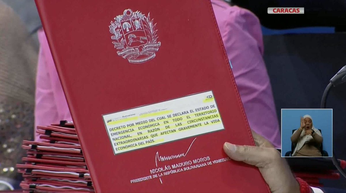 lubrio's tweet photo. Maduro firma los Decretos de Emergencia Económica para proteger el aparato productivo. Lo faculta por 2 meses a accionar distintas modalidades de políticas públicas para proteger la política nacional https://t.co/AwWMEOcVio
