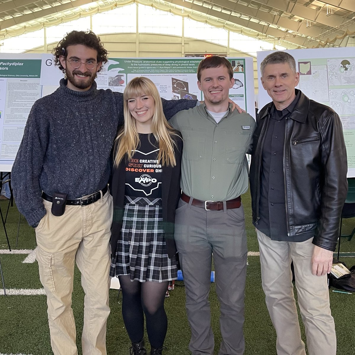 WitmerLab (@witmerlab) on Twitter photo Another great #OUStudentExpo with lab students presenting their thesis research! Grace Vance won 1st place for her work on seal vasculature & physiology, Peter Rhynard <a href="/goopaleo/">Peter Rhynard 🦖</a> presented his work on Allosaurus, & <a href="/DanielDunfee/">Daniel Dunfee</a> presented his work on Dryosaurus! <a href="/BobcatsDiscover/">BobcatsDiscover</a> Another great #OUStudentExpo with lab students presenting their thesis research! Grace Vance won 1st place for her work on seal vasculature & physiology, Peter Rhynard <a href="/goopaleo/">Peter Rhynard 🦖</a> presented his work on Allosaurus, & <a href="/DanielDunfee/">Daniel Dunfee</a> presented his work on Dryosaurus! <a href="/BobcatsDiscover/">BobcatsDiscover</a>
