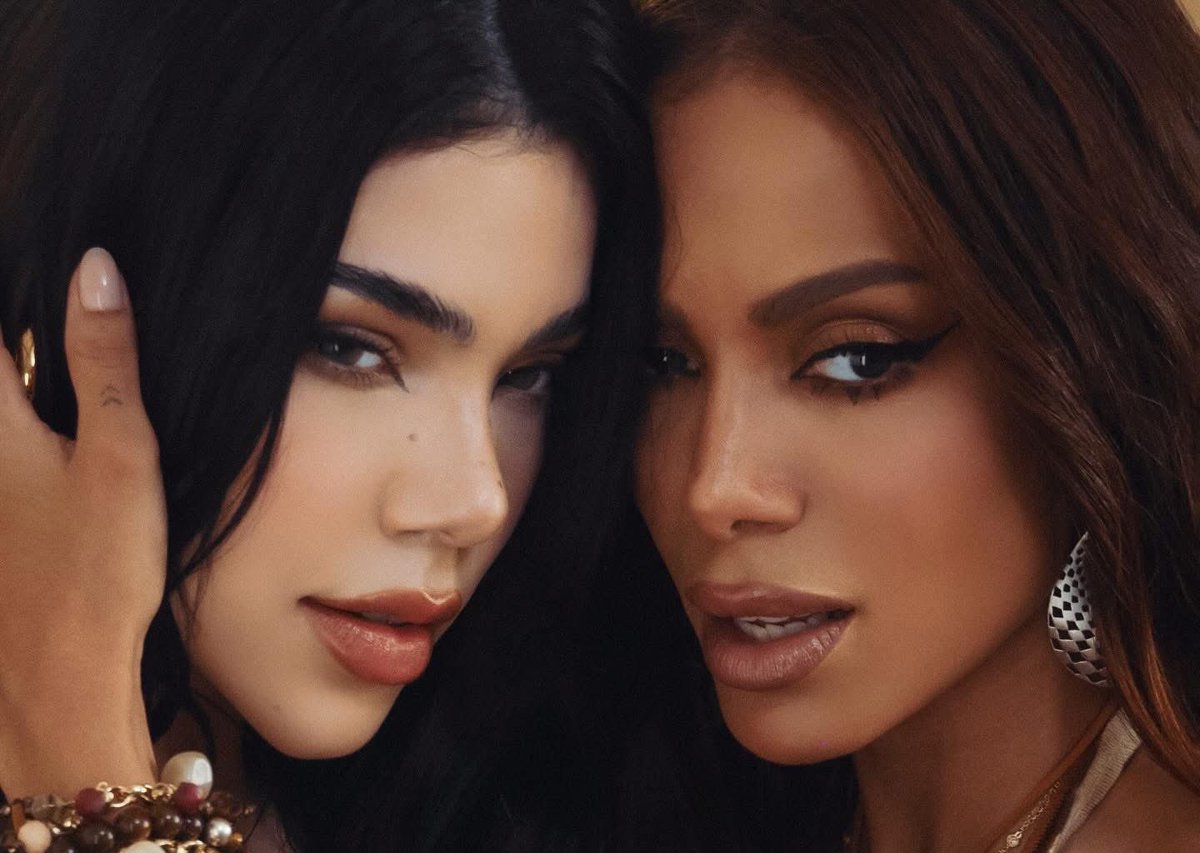 KeninisMx's tweet photo. ¡Kenitters! Ya pueden pre guardar “En 4” la próxima colaboración de Kenia OS &amp; Anitta.

— Por cada 5K pre saves será revelada una parte de la icónica portada (https://t.co/VzaE0OHKtt) 🐕 https://t.co/TtHKMlsoOq