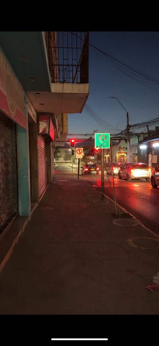 negritarouse's tweet photo. 19 horas y san Martín con cuevas parece pueblo fantasma, prácticamente ninguna luminaria encendida @munirancagua @ragliatim https://t.co/yOO89g5aYG