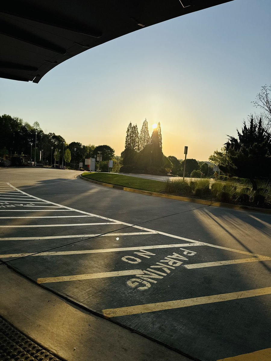 NGMC Cardiovascular Disease Fellowship Program (@ngmcgmecardio) on Twitter photo Both nature and <a href="/GaHeart_NGHS/">Georgia Heart Institute</a> are prepared for #Easter #spring #bunny #sunrise Both nature and <a href="/GaHeart_NGHS/">Georgia Heart Institute</a> are prepared for #Easter #spring #bunny #sunrise