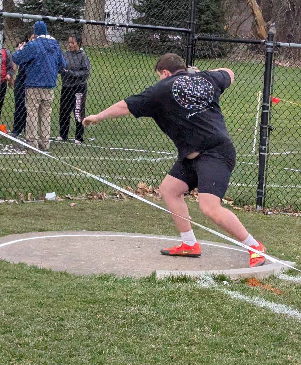 CdgaThrows's tweet photo. First meet in the books!  Great start to the season.  Picking up right where we left off last season!
#CAThrows
#CATrack
#CanandaiguaPride https://t.co/pvivVdUDl8