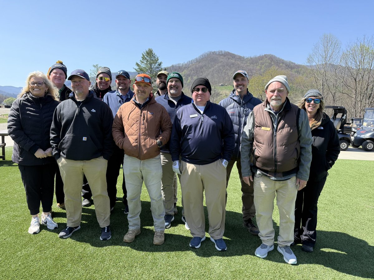 jeremyboone's tweet image. Another great First Green at Springdale Resort today. A big shout out and thank you to everyone that helped teach a station and @GCImagazine @GCIMagazineGuy @MattLaWell for stopping by. 90 Bethel Middle School 6th graders were exposed to STEAM education at the golf course.