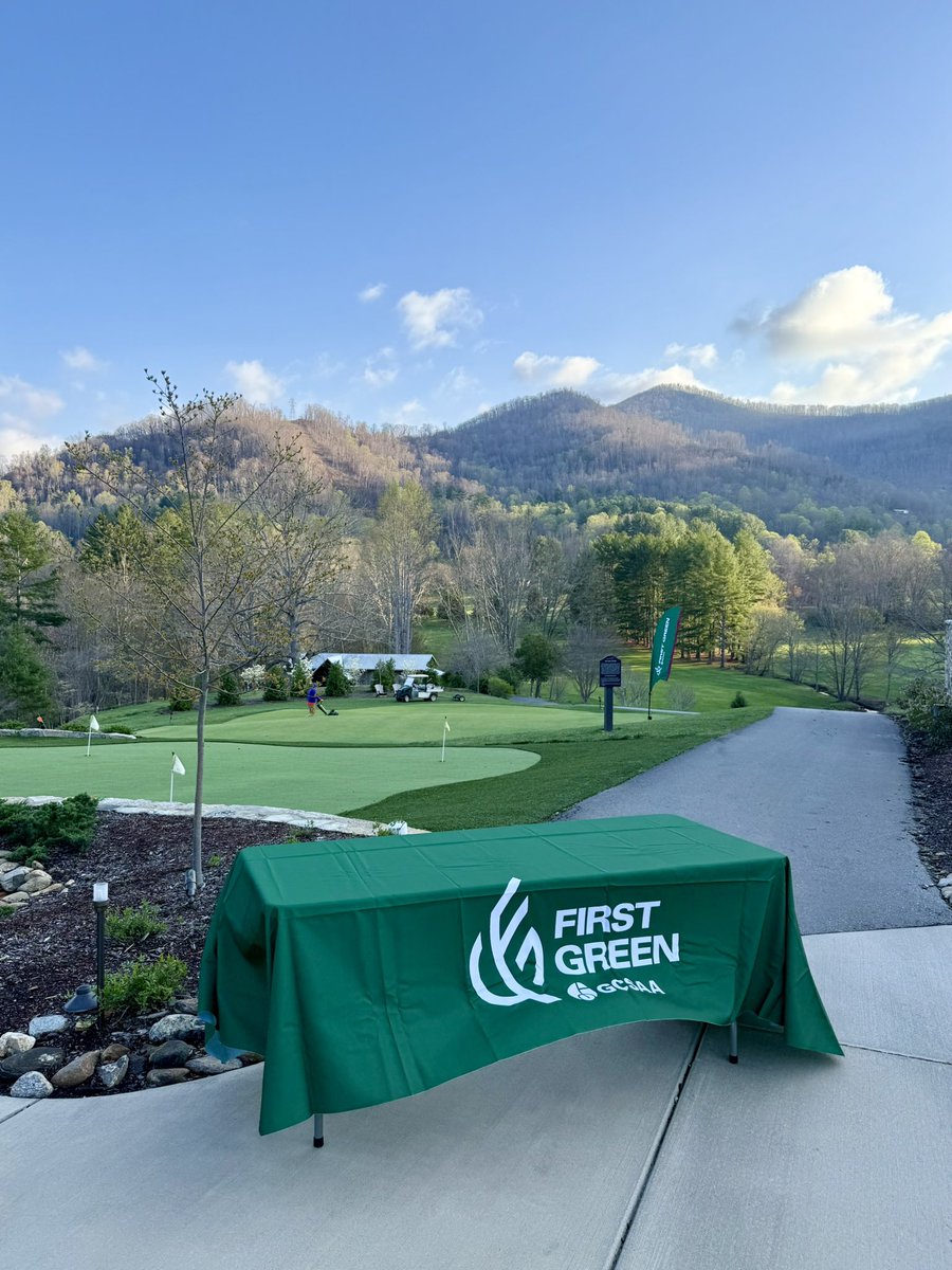 jeremyboone's tweet image. Another great First Green at Springdale Resort today. A big shout out and thank you to everyone that helped teach a station and @GCImagazine @GCIMagazineGuy @MattLaWell for stopping by. 90 Bethel Middle School 6th graders were exposed to STEAM education at the golf course.