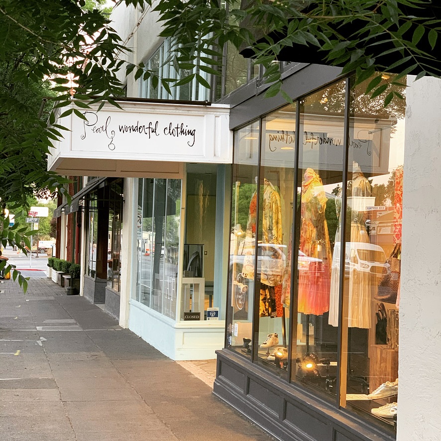 StHelenaCA's tweet photo. Spring is in the air—and so are fresh finds in St. Helena! 

🌷 PEARL Wonderful Clothing 
🌷 elysewalker 
🌷 EV Floral Design 
🌷 Vintage Home Napa Valley 

https://t.co/xl2HuIS6qu #MyStHelena https://t.co/eltlBD0qXK