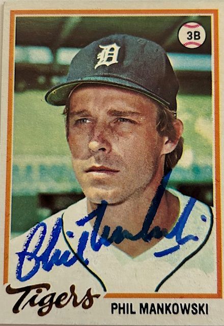 kane_autograph's tweet photo. Phil Mankowski – back in just 13 days! ⚾📪
Played for the Tigers & Mets in the late '70s/early '80s. Smooth return from a solid infielder!
#TTMAutographs #ThroughTheMail #AutographReturn #PhilMankowski #BaseballTTM #Tiger https://t.co/hsY65QYqBL