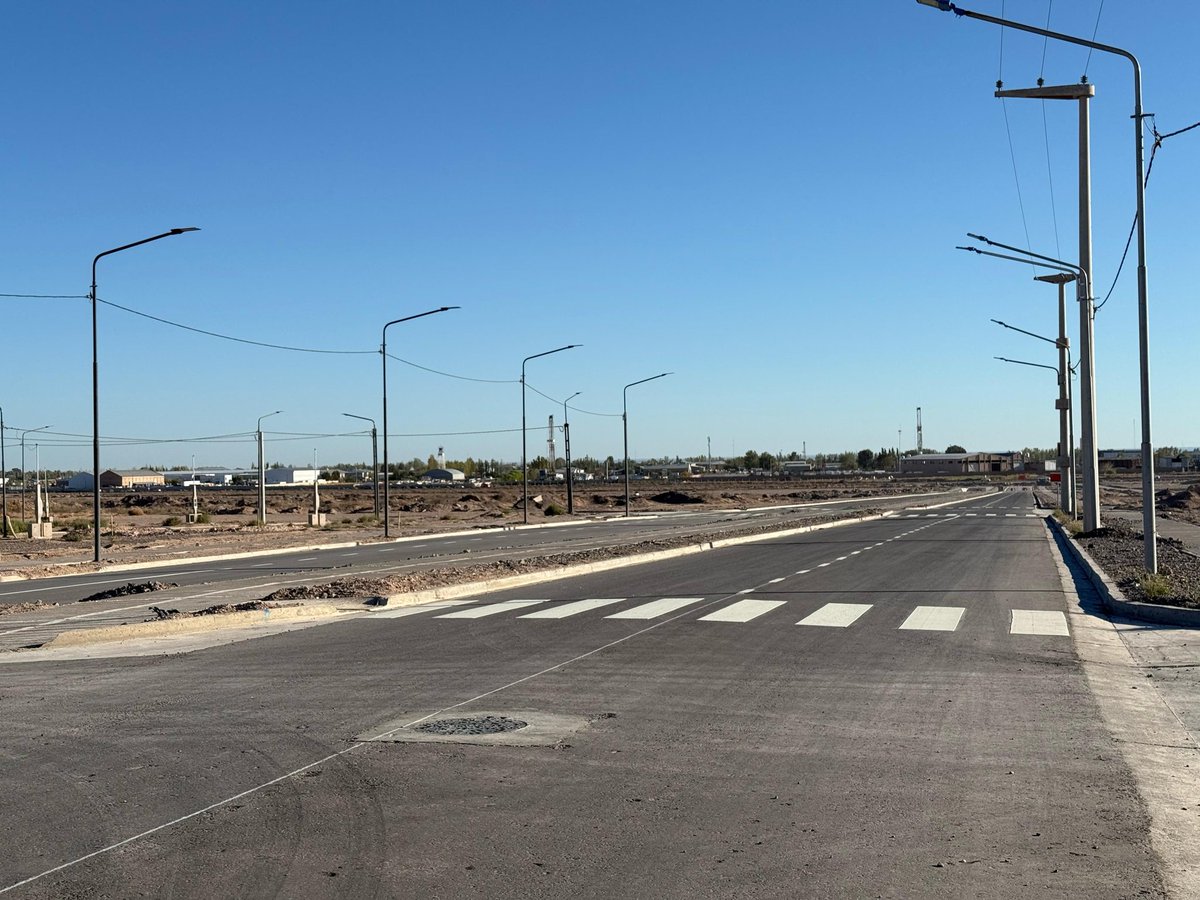 MEJORANDO LOS INGRESOS A LA CIUDAD

La Avenida Los Paraísos es una arteria clave para ordenar el ingreso desde el norte a la ciudad de Neuquén.

Estamos acompañando desde la provincia el gran trabajo que viene realizando <a href="/MarianoGaidoOk/">Mariano Gaido</a> y todo el equipo de la municipalidad.
El