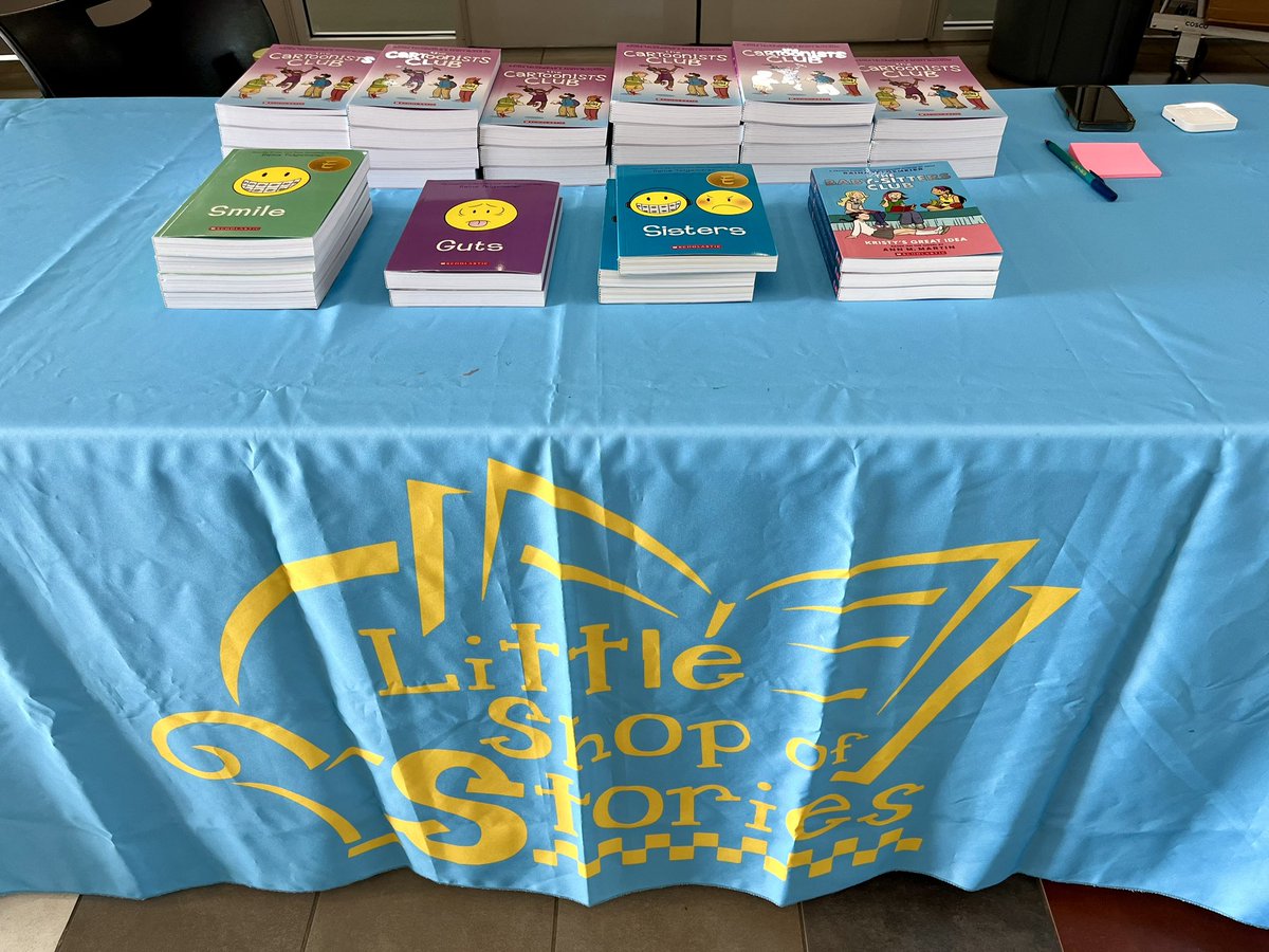 DecaturBulldogs's tweet image. Another inspiring day at DHS! We partnered with Little Shop of Stories to host Raina Telgemeier &amp;amp; Scott McCloud, co-authors of The Cartoonists Club.

They emphasized the power of pairing storytelling and visuals to build community, spark connection, and support one another! 📚📕