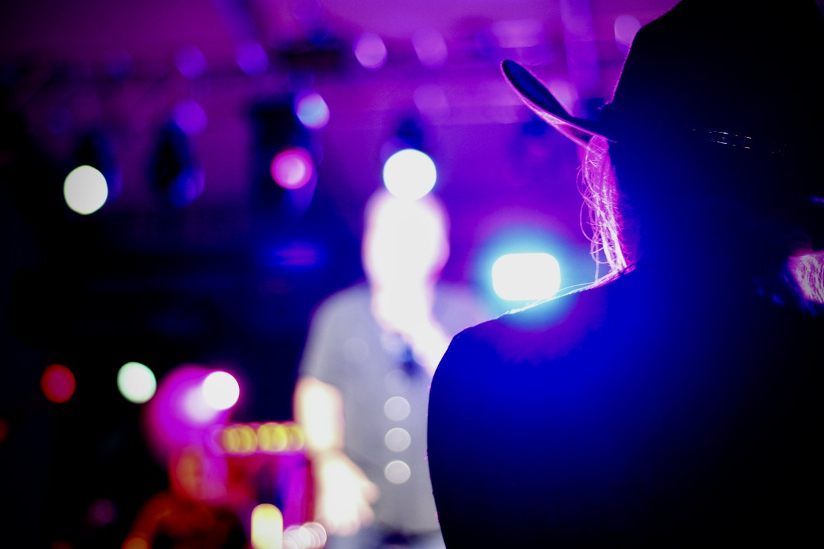 There's just something about those summer country music nights.