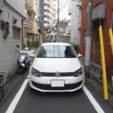 kurono11's tweet photo. @StephenM ミラーさん　
日本人でもアメリカのデカい車に憧れて欲しい人はそれなりに多いよ、でも日本にはこんな道が多くあるんだよ。
日本の下町や都心部に来て自分で運転してみてくれ。 https://t.co/fNPPQiZpfH