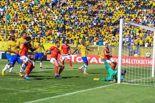 7mat_alkyan's tweet photo. رسمياً .. 
 الاهلي يواجه صن داونز في ذهاب نصف نهائي دوري ابطال افريقيا يوم السبت 19 ابريل في بريتوريا في الثالثة عصراً علي ملعب لوفتس https://t.co/eEz6YLWv3a