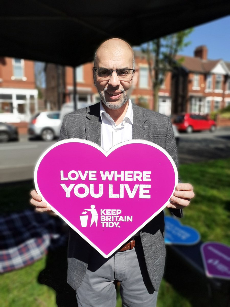 RabnawazA's tweet photo. One simple message to take from this years @KeepBritainTidy @keepmcrtidy1 #GBSpringClean
#MCRSpringClean25 ๐๐ฝ https://t.co/z5lVPApF0q