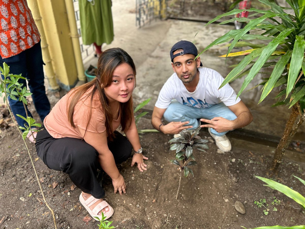 CHS1979_NBU's tweet photo. Professors, students, research scholars &amp; staff at Centre for Himalayan Studies united to clean our garden &amp; plant new life, inspired by Shri Amrendra Pandey’s vision. Creating an Oxygen Garden for a greener tomorrow! 🌱💚 #NBUGreenRevolution #WEARECHS https://t.co/NKJh3QkHwN