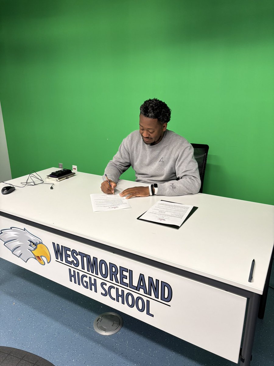 Westmoreland Eagles...welcome to the Nike Team!
<a href="/WLHSEaglesFB/">Westmoreland High School Football</a> <a href="/Coach_Lacey5/">Andrew Lacey, RAA</a> <a href="/BSNSPORTS/">BSN SPORTS</a> <a href="/BSNSPORTS_VA/">BSN SPORTS Virginia</a>