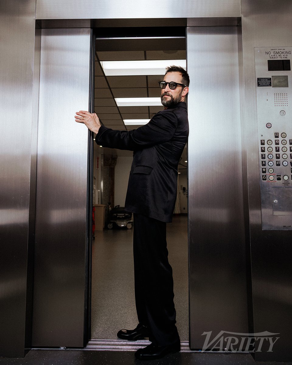 Cell phones were banned from #ThePitt set. Isa Briones says that Noah Wyle “would always go around and be like, ‘What are you reading right now?’”  
 
The show even started a lending library next to craft services, to which, Briones adds, Wyle donated a bunch of books.