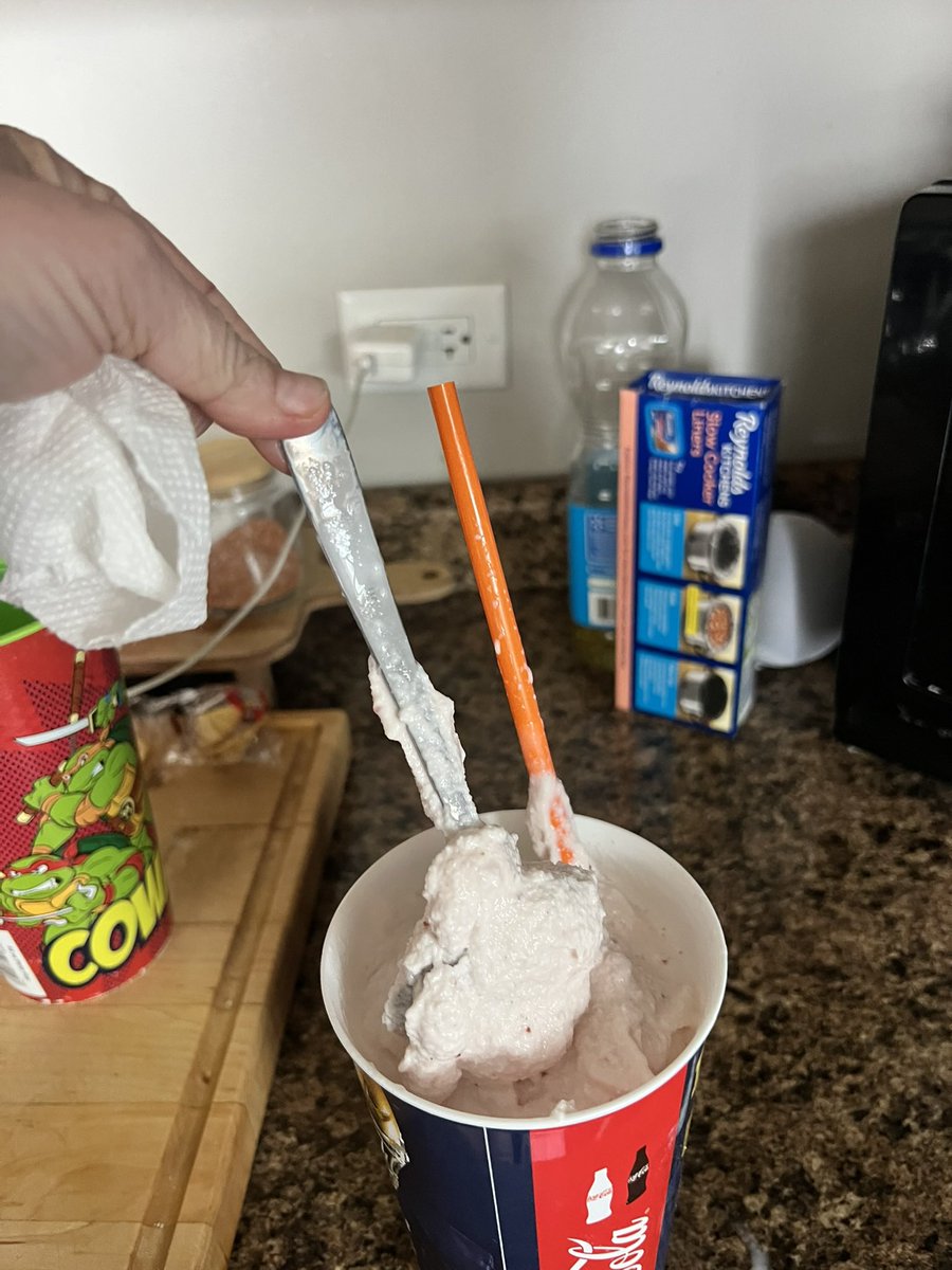 KBerly05's tweet photo. @BaskinRobbins I got this in my milkshake on Friday and have still not heard from ANYONE regarding this situation.#BaskinRobbinsBlunder
#MilkshakeMixup #NotOnTheMenu
#ShakeShock #UnexpectedUtensils #WhoopsInMyShake #FrozenFauxPas #foodsafetyfail #qualitycheckneeded https://t.co/F0cSFBq51p