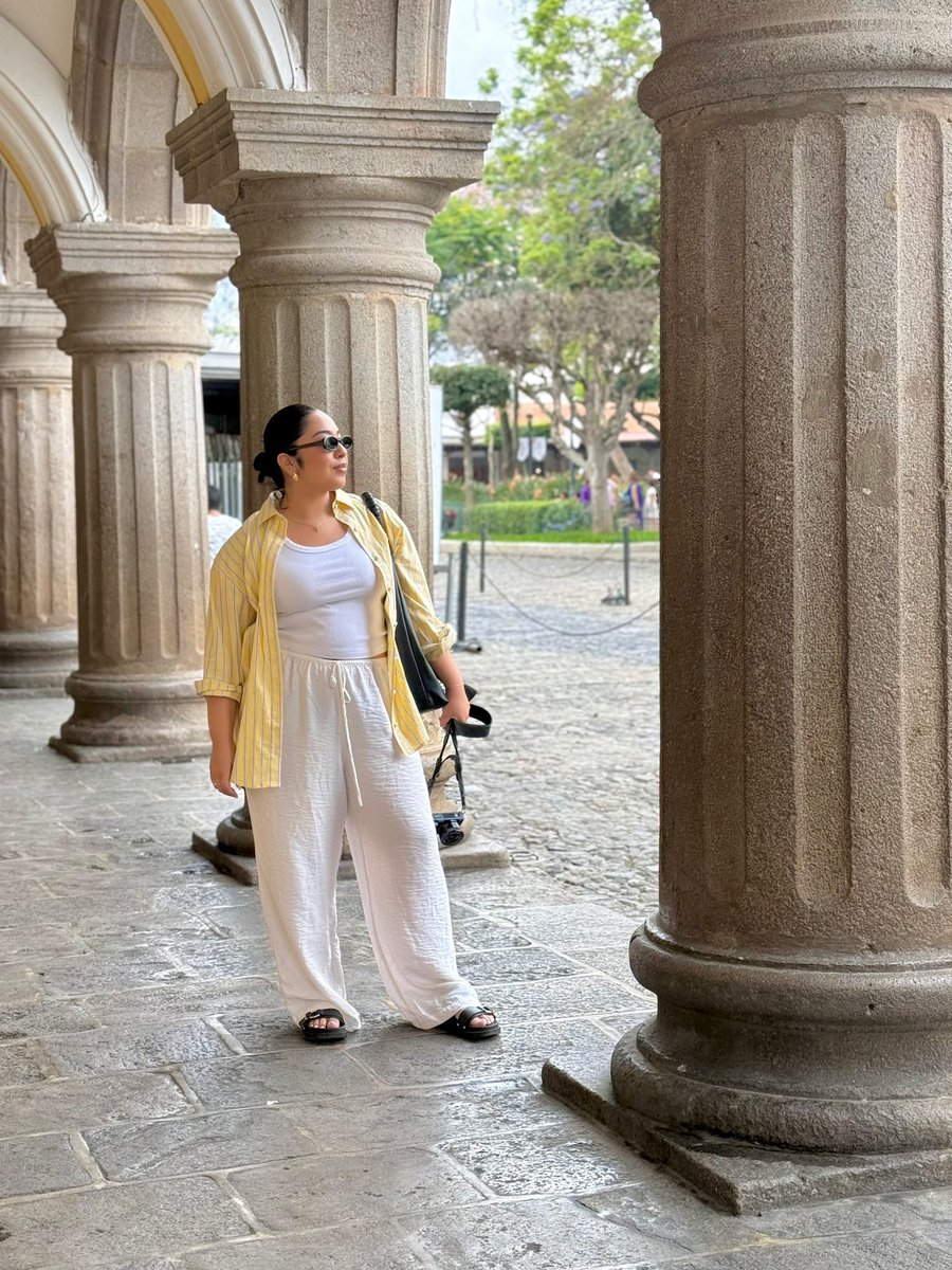 jocelynandreaaa's tweet photo. Antigua 💛 https://t.co/QMKRG7xR0X